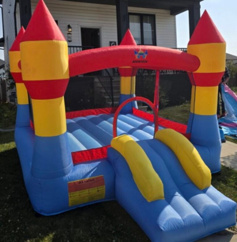 Sylvan Lake Bouncy Castles 768x786