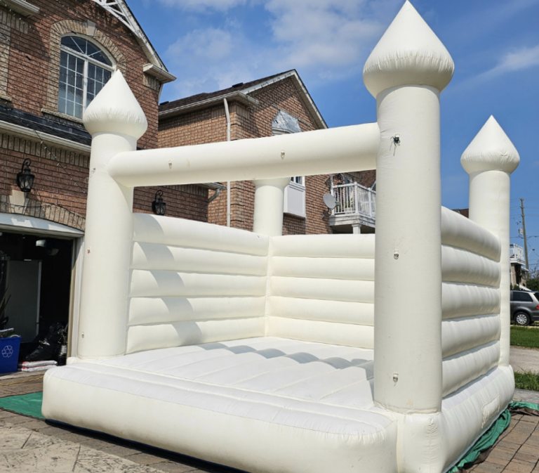 Bounce house rental2 768x673